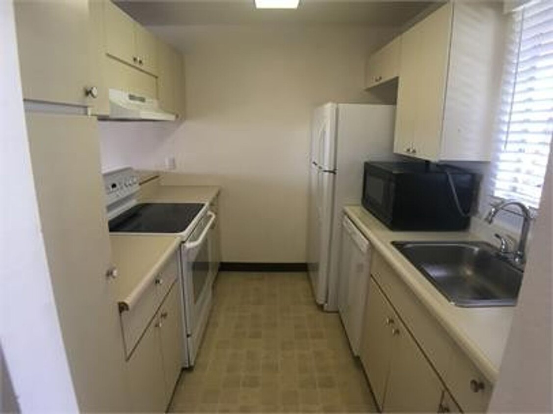 Foto principal - Great 2bd/2bath unit with 2 parking stalls...