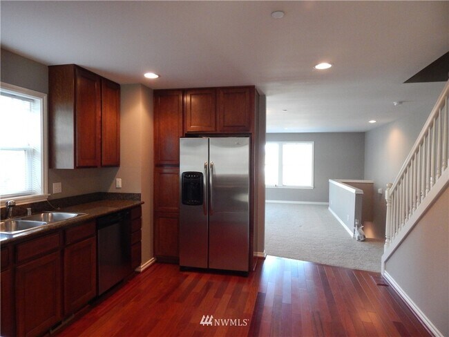 Building Photo - 321 Hardie Ave NW