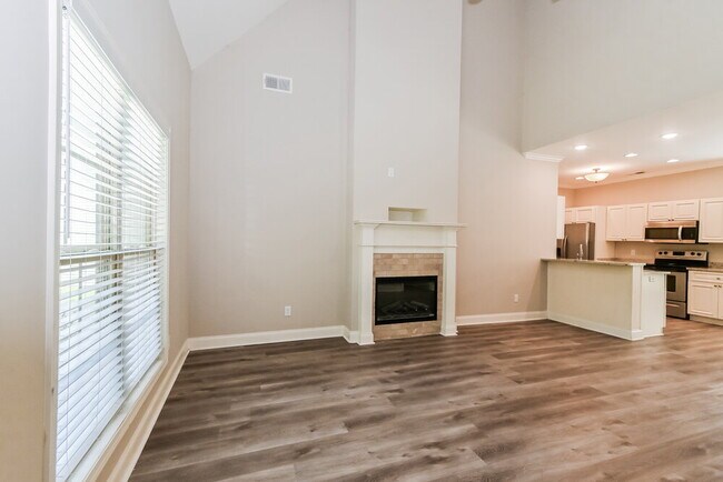 Building Photo - 4656 Alexander Rd