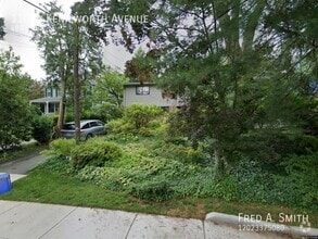 Building Photo - 11014 Kenilworth Ave