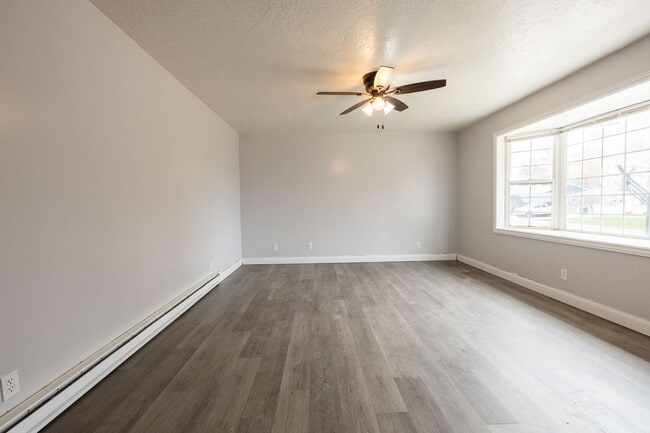 Building Photo - 4 BED 2 BATH HOME WITH BONUS ROOM IN IDAHO FALLS