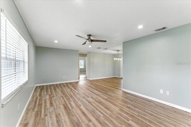 Foto del edificio - 3223 Buckland St