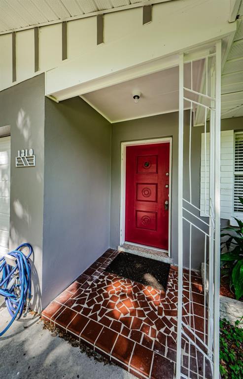 Foto del edificio - 1310 Robin Hood Ln