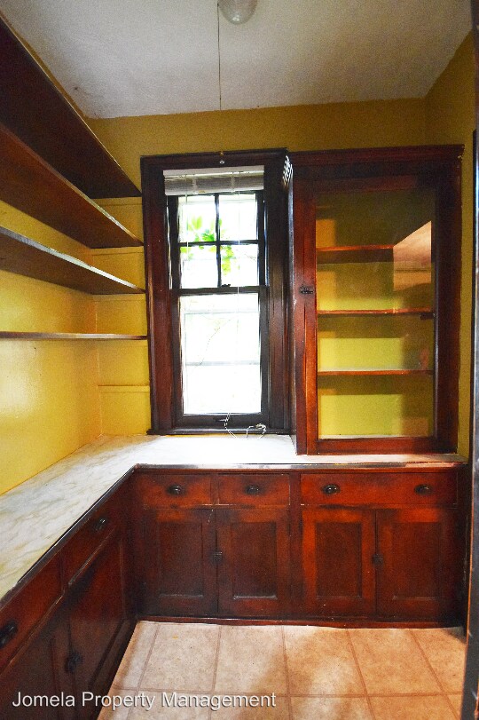 Foto del edificio - 3116 N Downer Ave