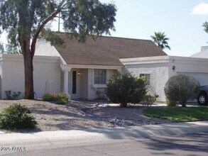 Building Photo - 1213 E Tonto Ln