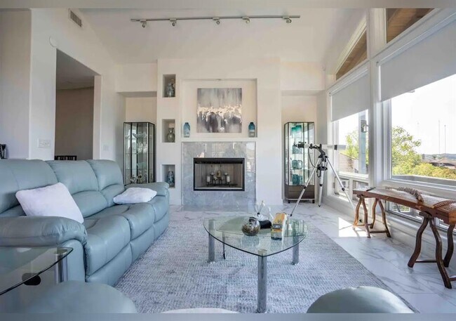 Foto del edificio - 5924 Lookout Mountain Dr