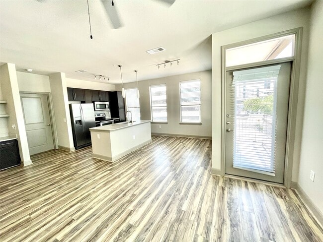 Building Photo - 3788 Richmond Ave.