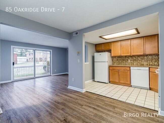 Building Photo - SPACIOUS 2 BED APARTMENT IN WEST SENECA, NY