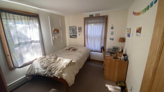 Foto del edificio - 279 Mast Rd