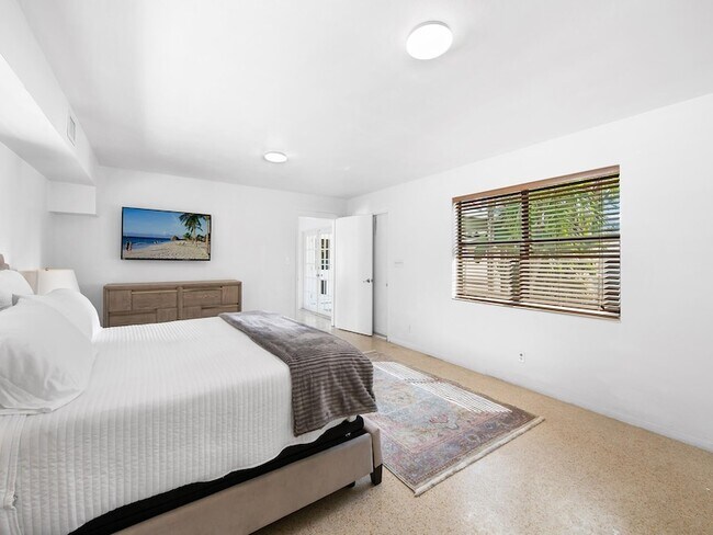 Foto del edificio - 413 NE 25th Ave