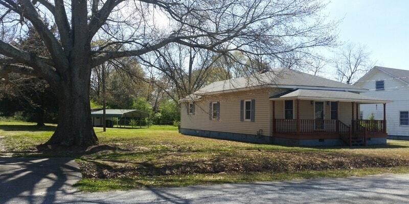 Primary Photo - 1108 Ellis Rd