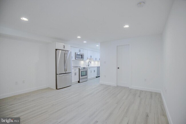 Building Photo - 737 Madison St NW