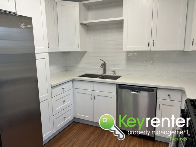 Foto del edificio - Beautiful 4-Bedroom Rambler in a Desirable...