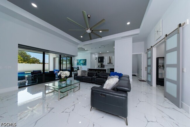 Foto del edificio - 4024 Chiquita Blvd S