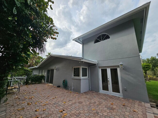 Building Photo - 1836 Emilio Ln