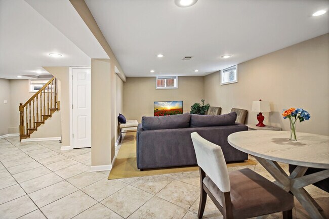 Foto del edificio - 300 Lawton St