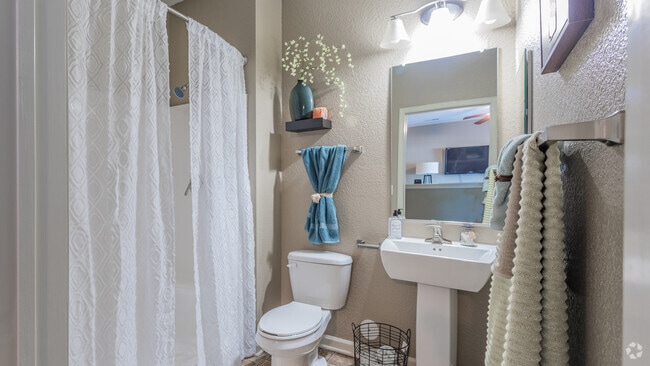 2BR,2BA,-1064SF, The Conquest - Fenwyck Manor Apartments