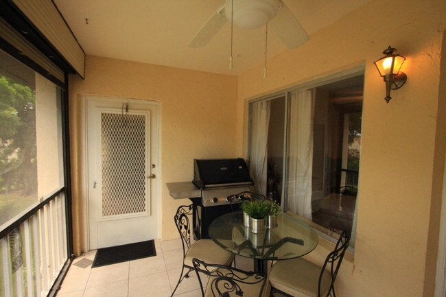 Foto del edificio - 304  Pine Ridge Circle D-2