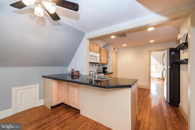 Foto del edificio - 441 E Lancaster Ave