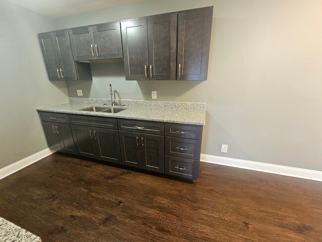 Building Photo - 2333 Carnation Dr