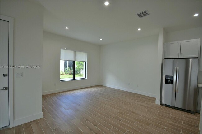 Foto del edificio - 4372 NW 80th Ct