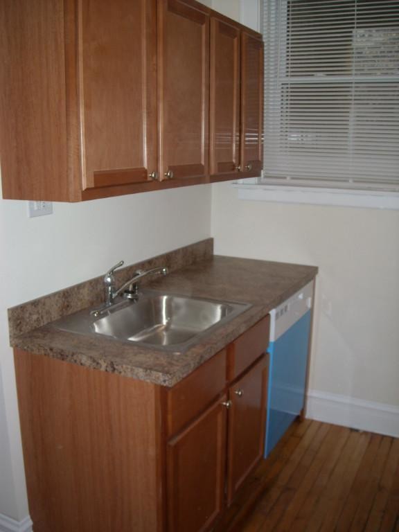 Foto del edificio - 2200 W Foster Ave