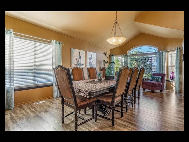 Building Photo - Fully furnished home for rent Castle Rock Short term