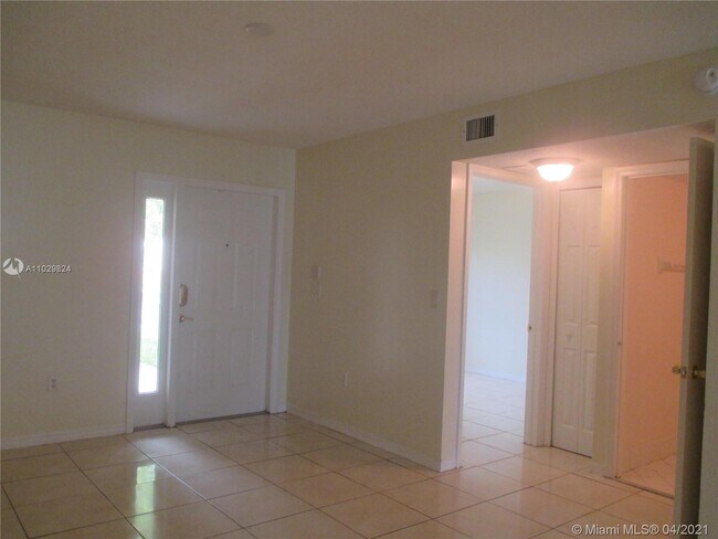 Foto del edificio - 1250 SE 29th St