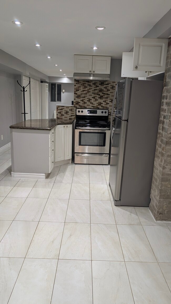 Building Photo - 2430 Kingston Rd