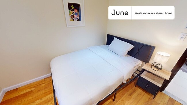 Building Photo - Private bedroom in 4 bed/1 bath Home