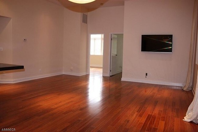 Foto del edificio - 211 Main St