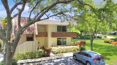 Building Photo - 3641 Oaks Clubhouse Dr