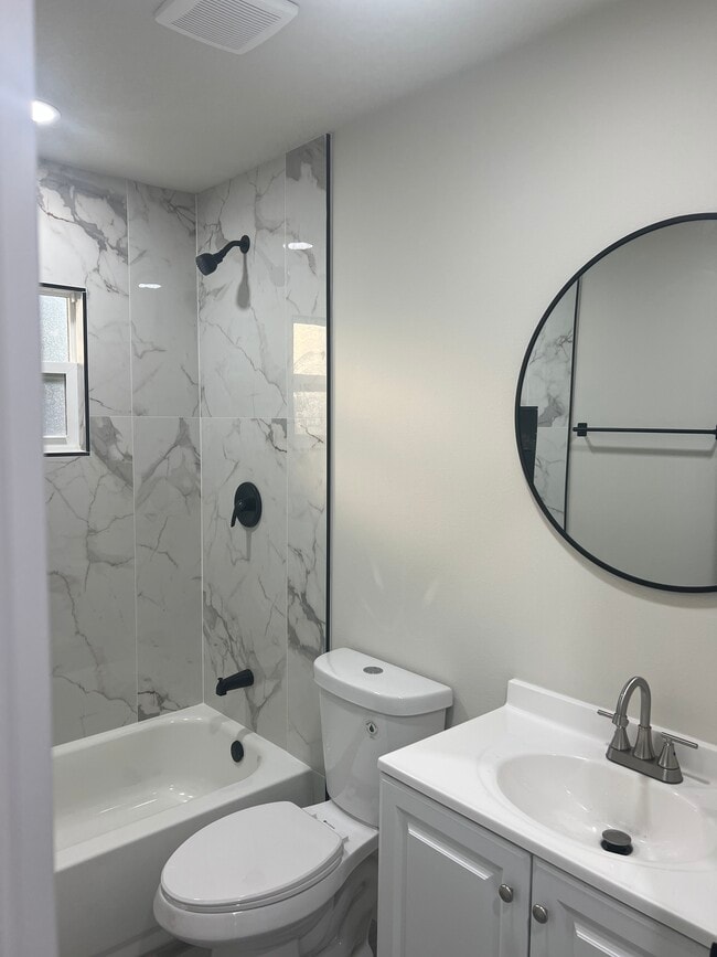 Building Photo - 340 S Osceola St