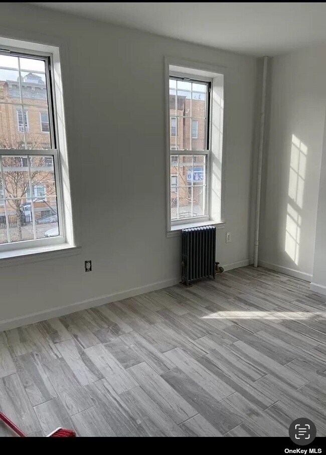 Building Photo - 71-13 Fresh Pond Rd