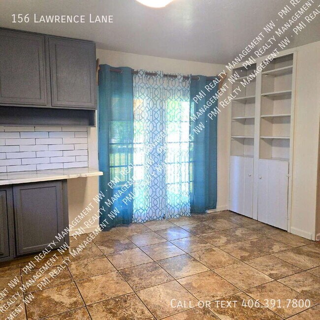 Foto del edificio - 156 Lawrence Ln