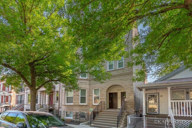 Foto del edificio - 2223 W Washington Blvd