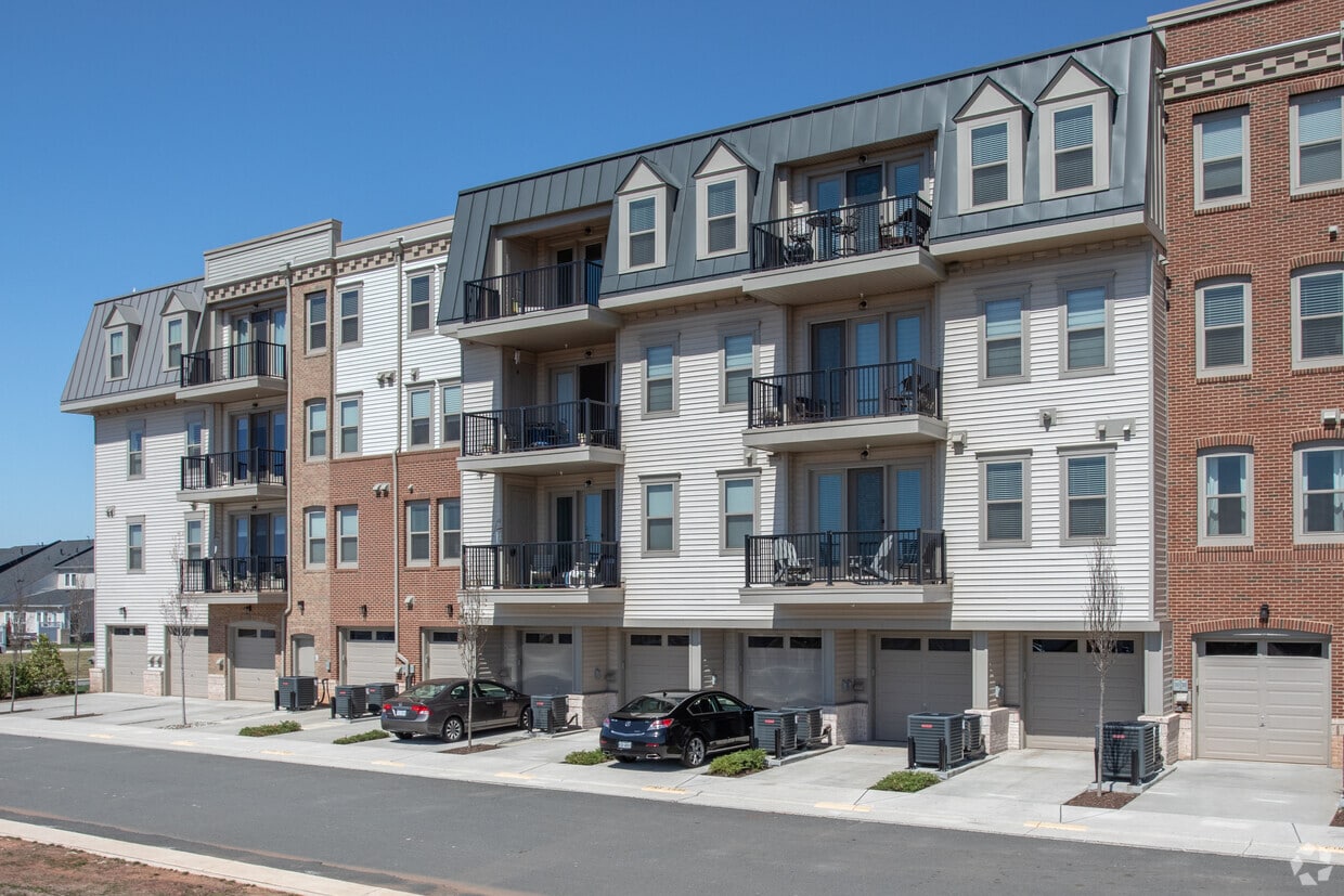 Building Photo - Landbay C, Phase 4