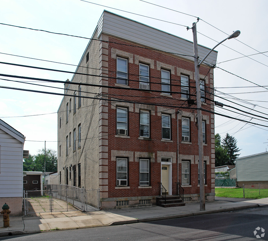 Building Photo - 234-236 Belmont Ave