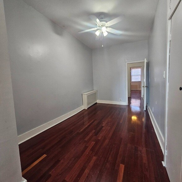 Foto del edificio - 59-28 56th St