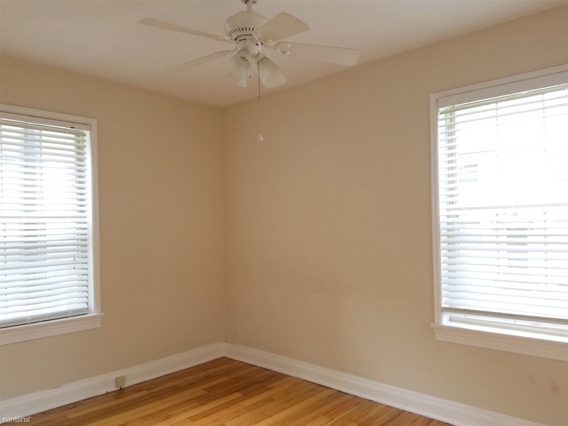 Primary Photo - 1125 Willow Ave