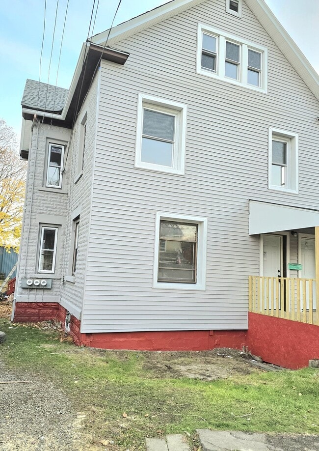 Building Photo - 804 Broad St