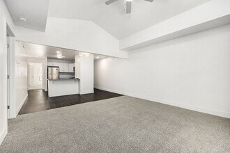 Building Photo - Byron Lakes Apartments