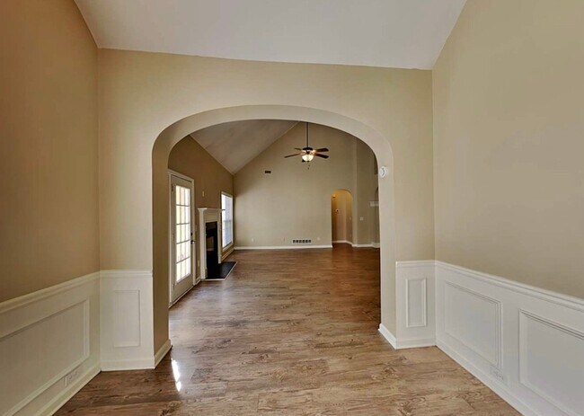 Foto del edificio - 466 Greyhawk Way