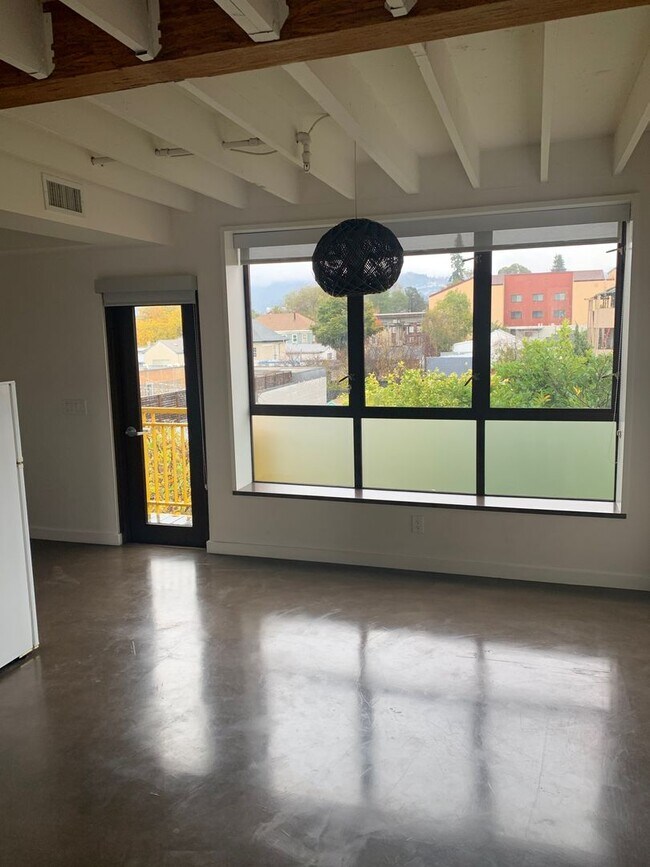 Building Photo - Grant Street Lofts on Adeline