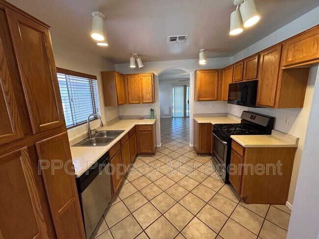 Photo - 12521 W Myer Ln House