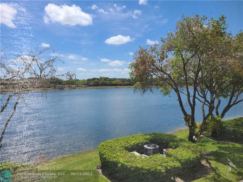 Foto principal - 13700 SW 14th St