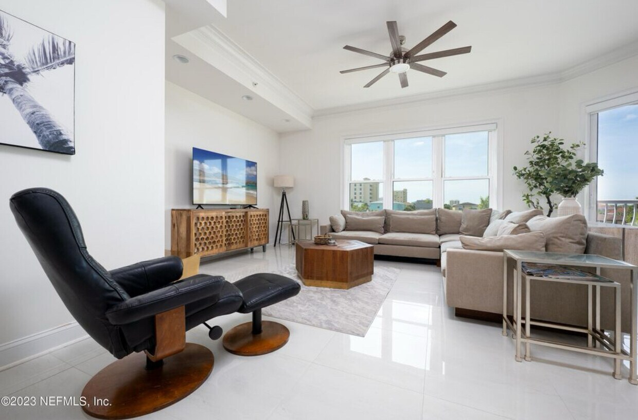 Foto principal - 1319 2nd St N
