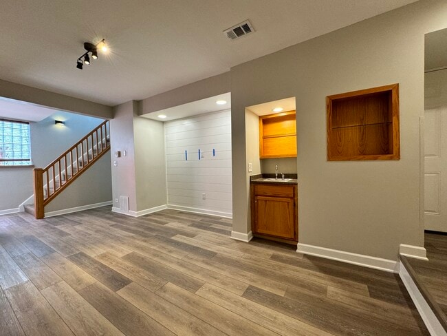 Building Photo - 2414 N Mozart St
