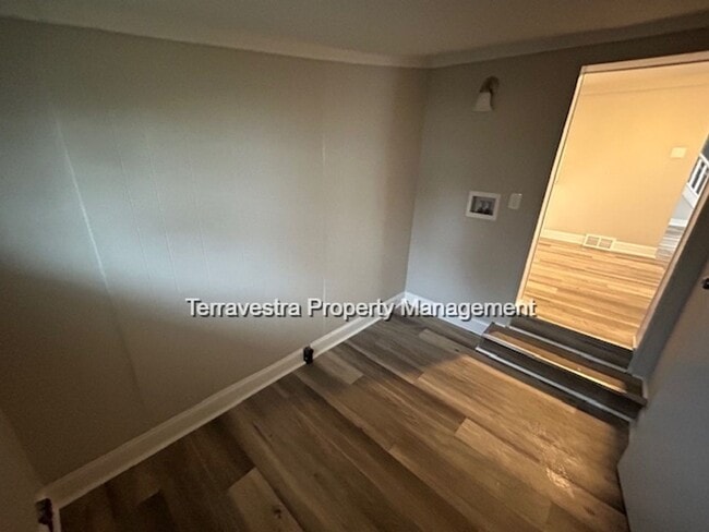 Foto del edificio - Lovely Renovated 3 Bed with parking! Eligible for $500 Security Deposit.