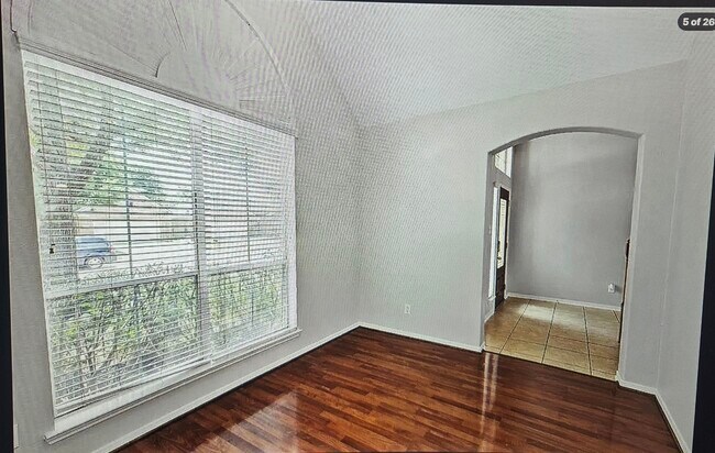 Foto del edificio - 2931 Auburn Falls Ln